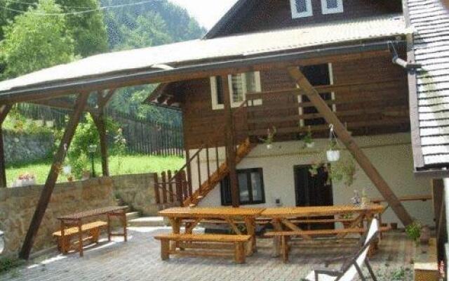 Pension La Izvoare