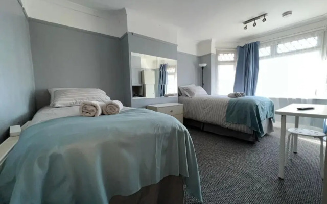 Shirley House 4 Guest house