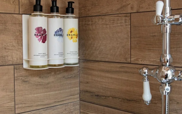 The Old Farmhouse Pub & Rooms