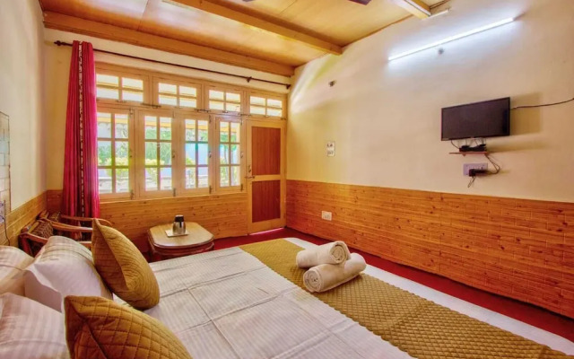 Regal Retreat