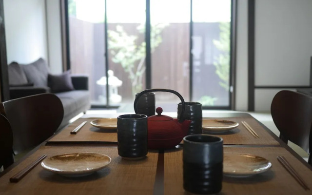 Sennichi House