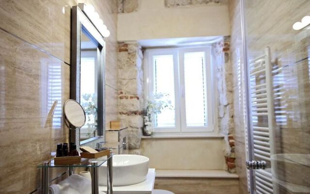 White Stone Apartment  Diocletian Palace