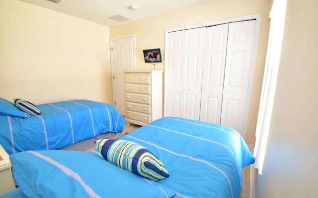 210PD Pine Top 4 Br home by RedAwning