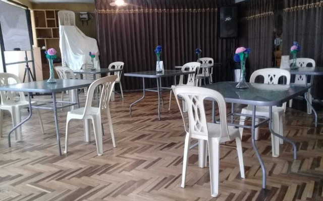 Hotel Sueños Dorados