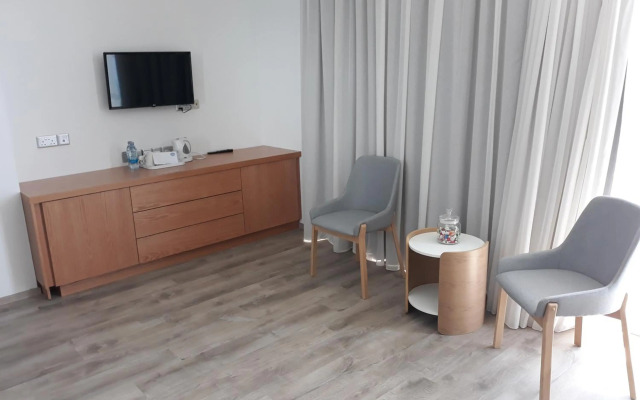 Vrissaki Beach Hotel