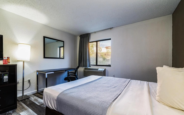 Econo Lodge Cleveland Southeast - Kent