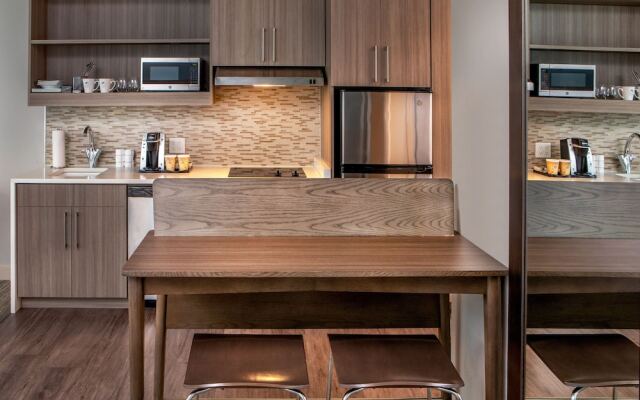 Element Hampton Peninsula Town Center