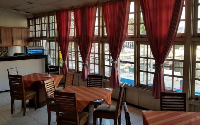 Hotel DeQur Jakarta Kota