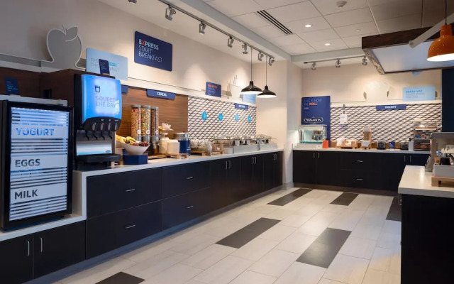 Holiday Inn Express & Suites Tulsa Downtown By Ihg