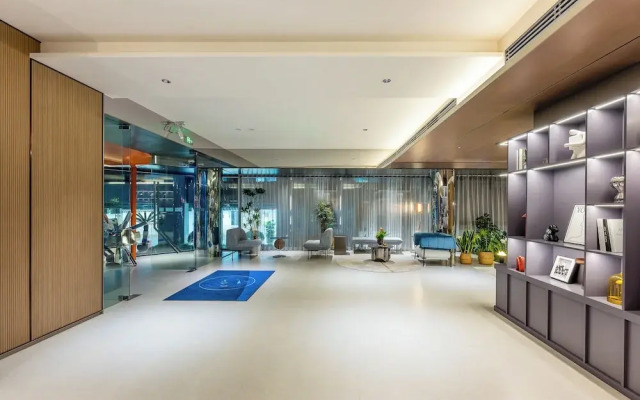 Holiday Inn Express Shanghai Jing'an Temple by IHG