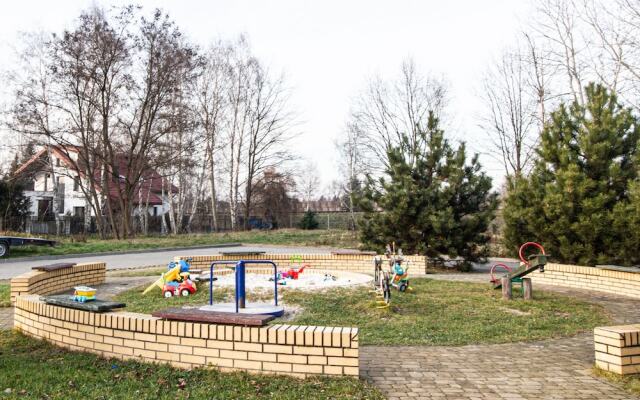 Ursynów Apartment with Garden