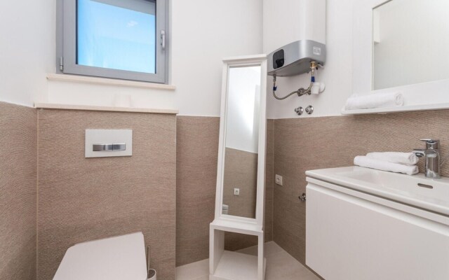 Stunning Apartment in Sukosan With Wifi and 2 Bedrooms