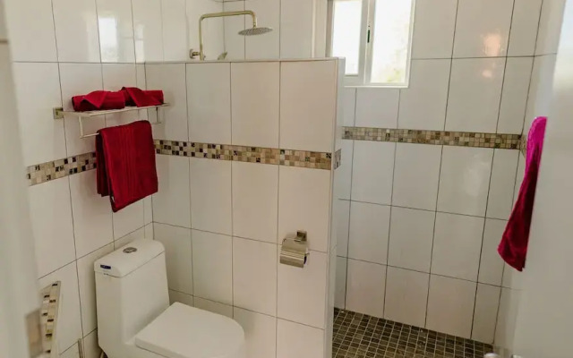 Wonderful 2-bedroom Apartment 2 km From Eagle Beach