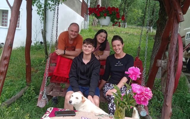 Room in Guest Room - Rural Holiday Transylvania