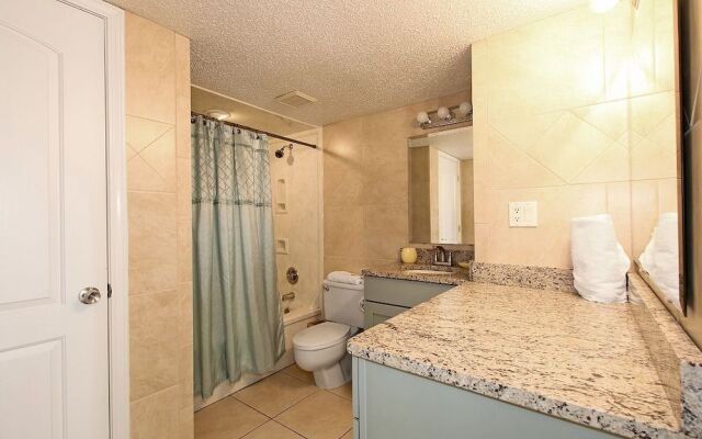 Shoreline 1051 Condo by RedAwning