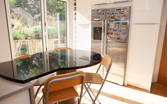 4 Bedroom House in Village Edge of Bath