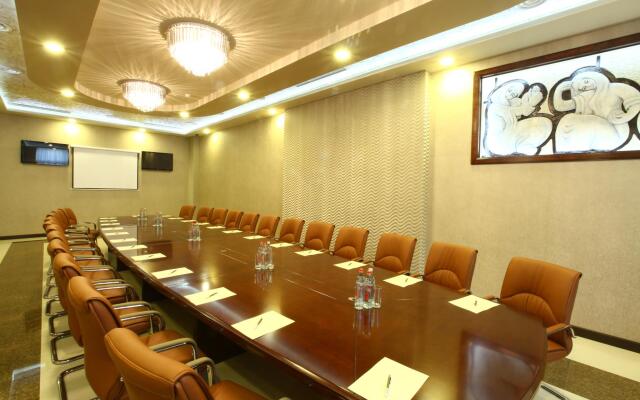 New Nairi Hotel
