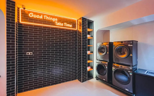 Tropical, Center District 1, HCMC