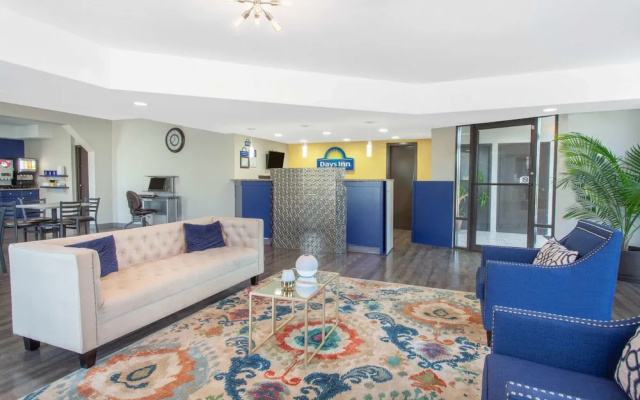 Days Inn Clinton-Presbyterian College