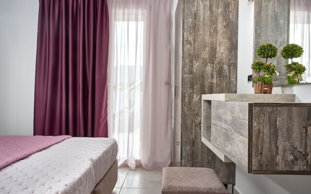 Savvas Luxury Suites