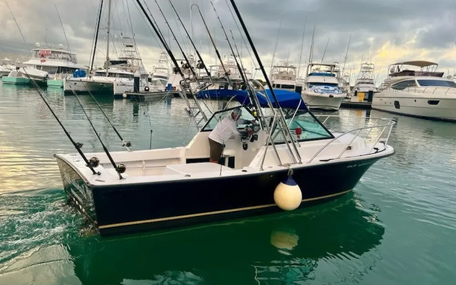 Los Angeles Hotel & Resort