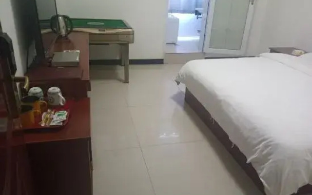 Yiyang Longfeng Hotel