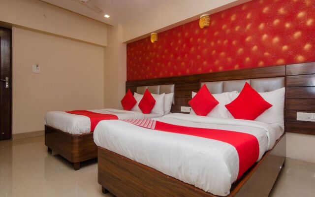 OYO 14376 Royal Park Residency