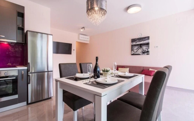 Marina - 60 Meters to the Beach - A1