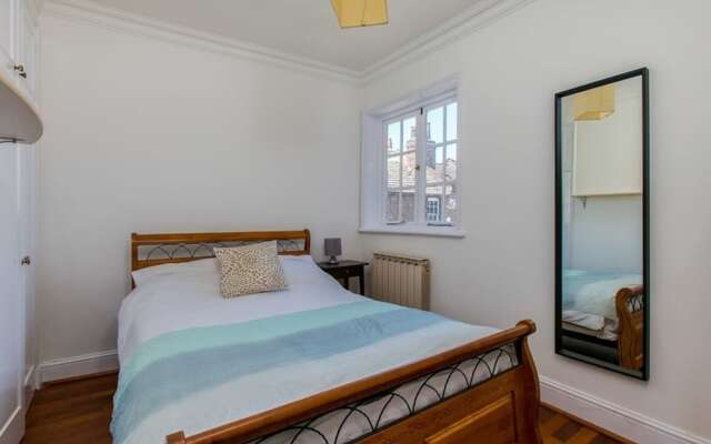 Quirky and Social 3 Bedroom Flat