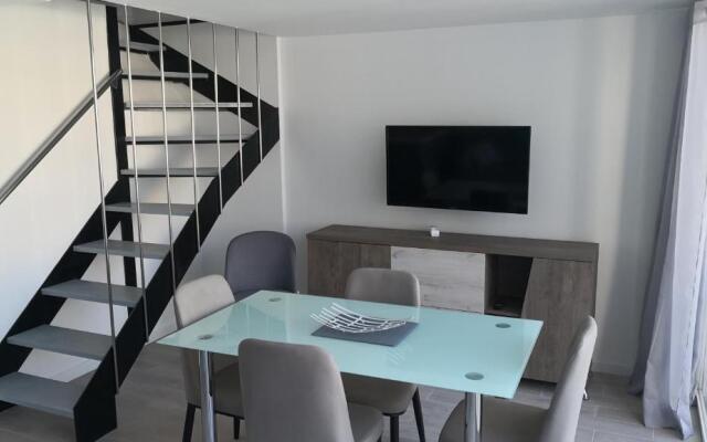 Skol 406A by Completely Marbella