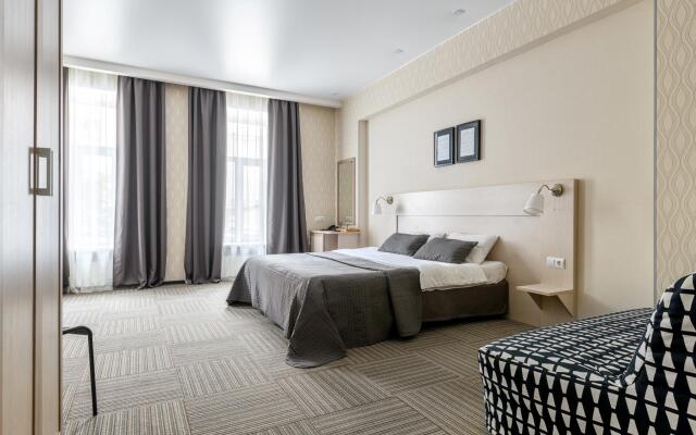 Sutki Rent (Сутки Рент) у Дворцовой плoщaди