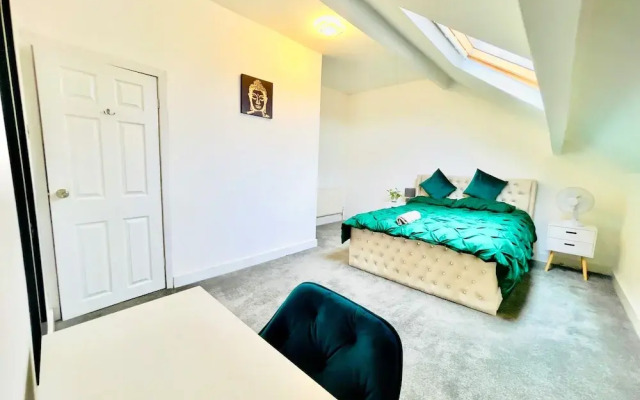 5bed-10 Guests-near City Centre-free Parking
