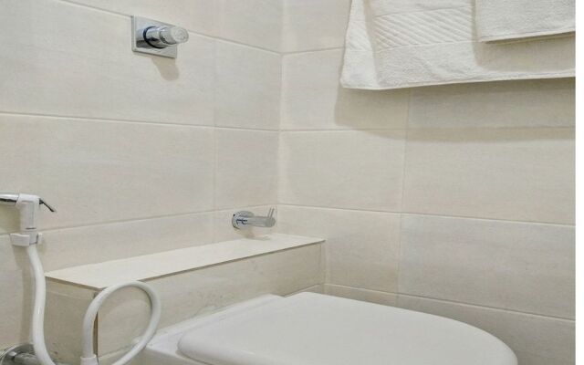 OYO 10521 GCK Suites