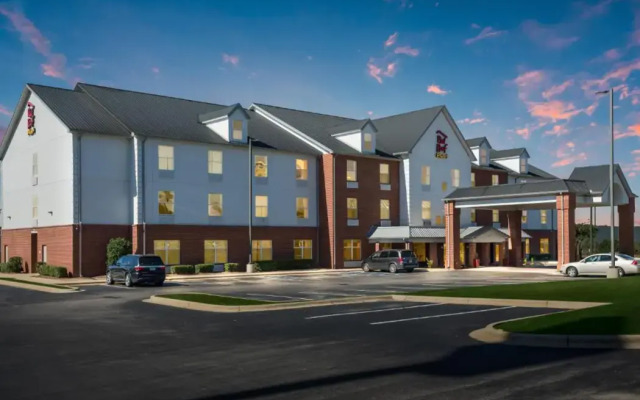 Red Roof Inn PLUS & Suites Birmingham - Bessemer