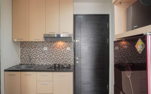 Homey And Warm 1Br Belmont Residence Puri Apartment