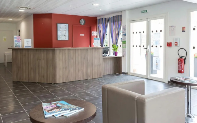 Lakeside Stay w/ Terrace