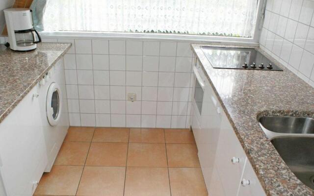 grosse sonnige Terrasse mit Markis