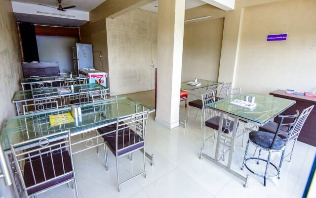 OYO Flagship 13585 Hotel Delight