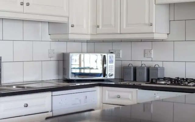 The Canary Wharf Flat