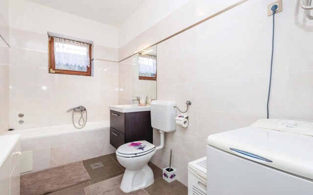 Awesome Home in Matulji with Hot Tub, WiFi & 2 Bedrooms