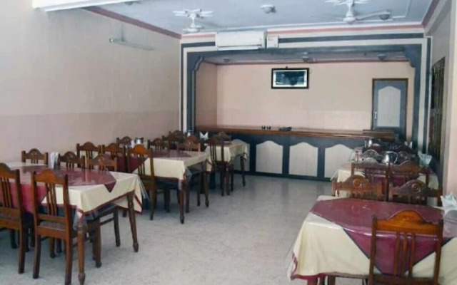 Hotel Rathore Lodg & Reastaurent