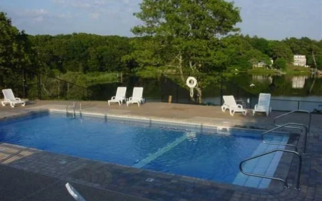 Cape Wind Waterfront Resort-Falmouth, Cape Cod