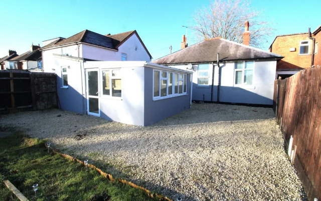 Large 3 Bed Bungalow - Beautiful Refurb - Garden