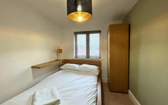 Wokingham Spectacular 2 Bedroom Penthouse