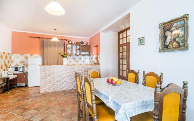 Amazing Home in Gruda With Wifi and 2 Bedrooms