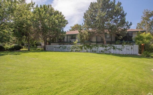 Thunderbird Resort Club