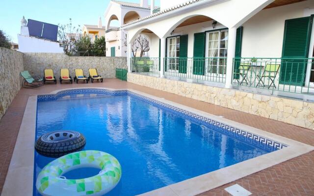 House with 4 Bedrooms in Lagos, with Private Pool, Enclosed Garden And Wifi - 800 M From the Beach