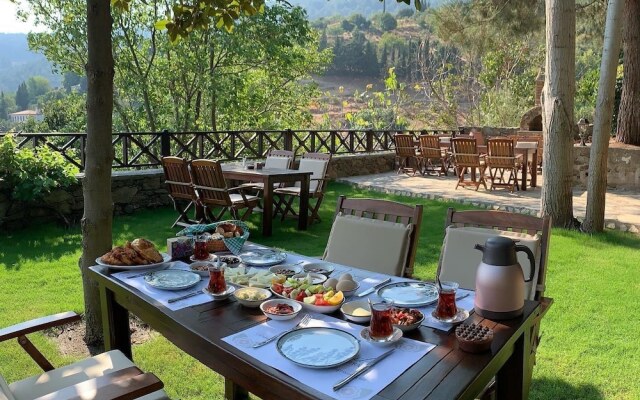 Şi̇ri̇nce Bahçe Hotel