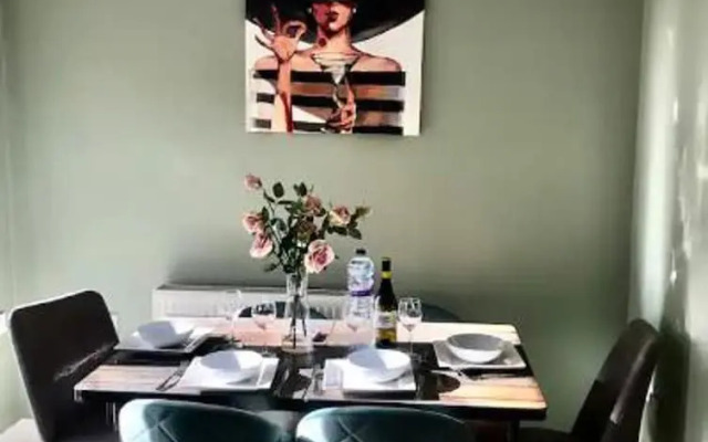 Stunning 3-bed House in Bristol