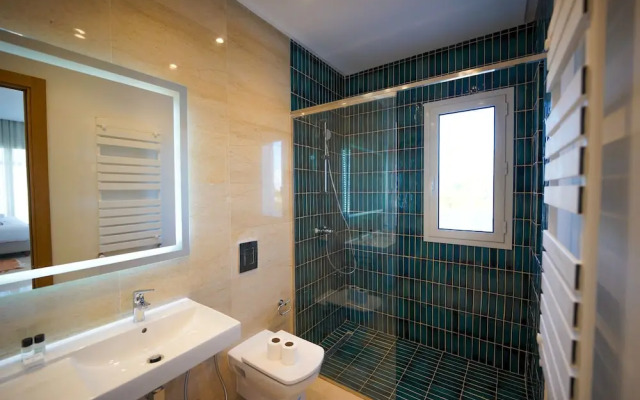 Villa Apollon Seaside and Luxurious